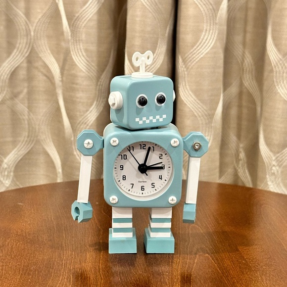 Robot Alarm Clock, Stainless Metal Desktop Creative Clock with Flashing Eyes - Picture 9 of 11